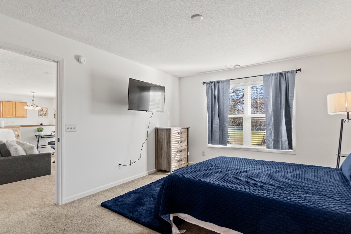 Full Bedroom