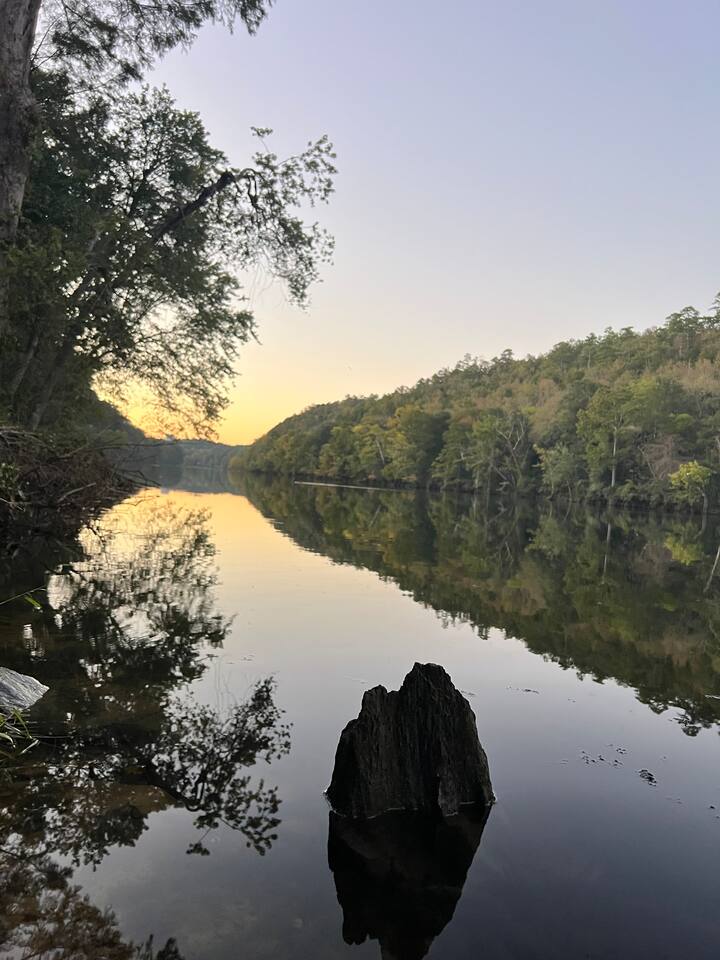 Sunset river views at Beavers Bend State Park.