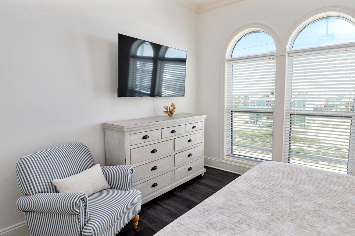 East King Bedroom, 3rd Floor