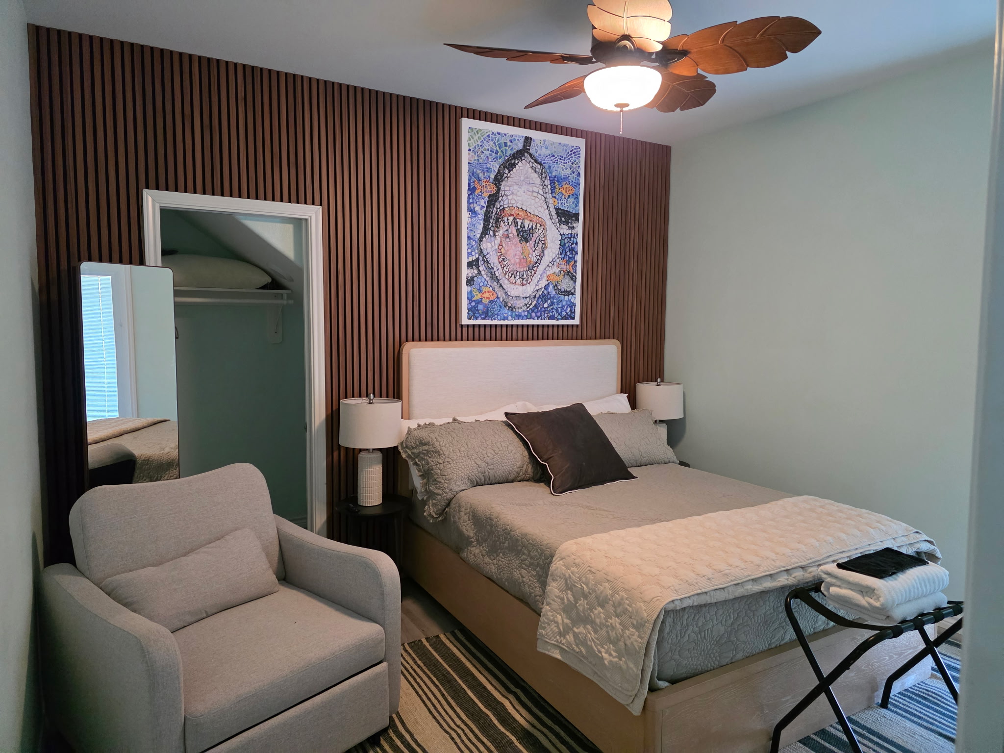 Guest Bedroom Queen Size Bed