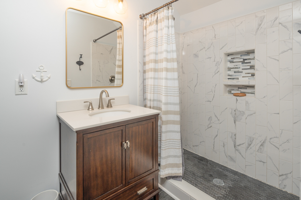 Carriage House Bathroom