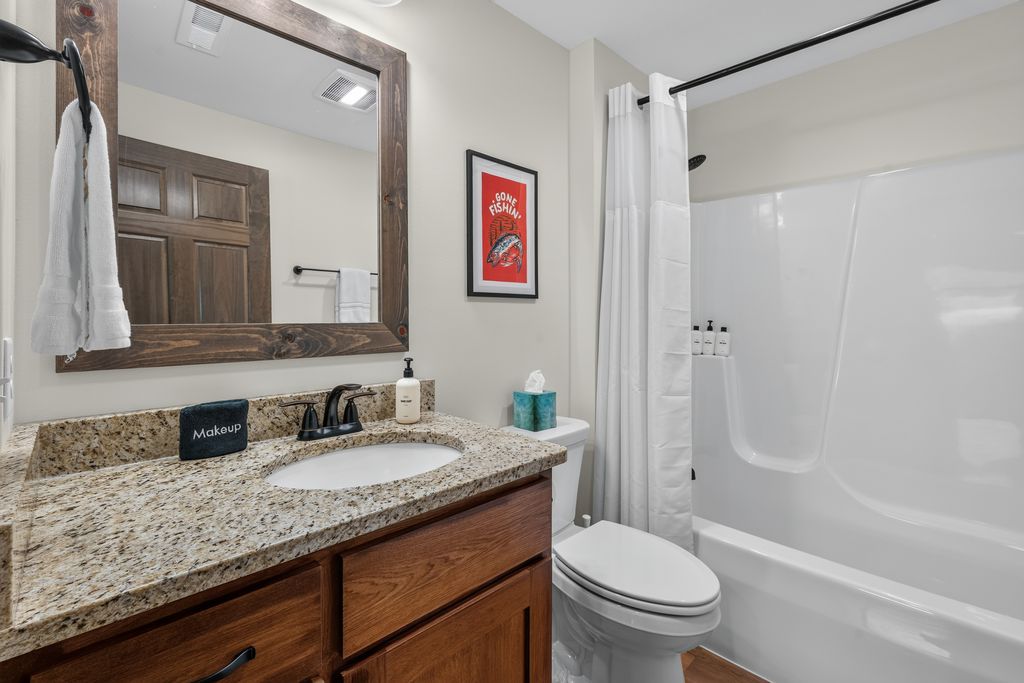 Camp Upstairs shower/tub bathroom