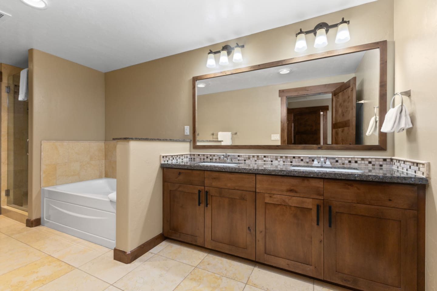 Ensuite Bathroom 1 - Bathtub and Shower