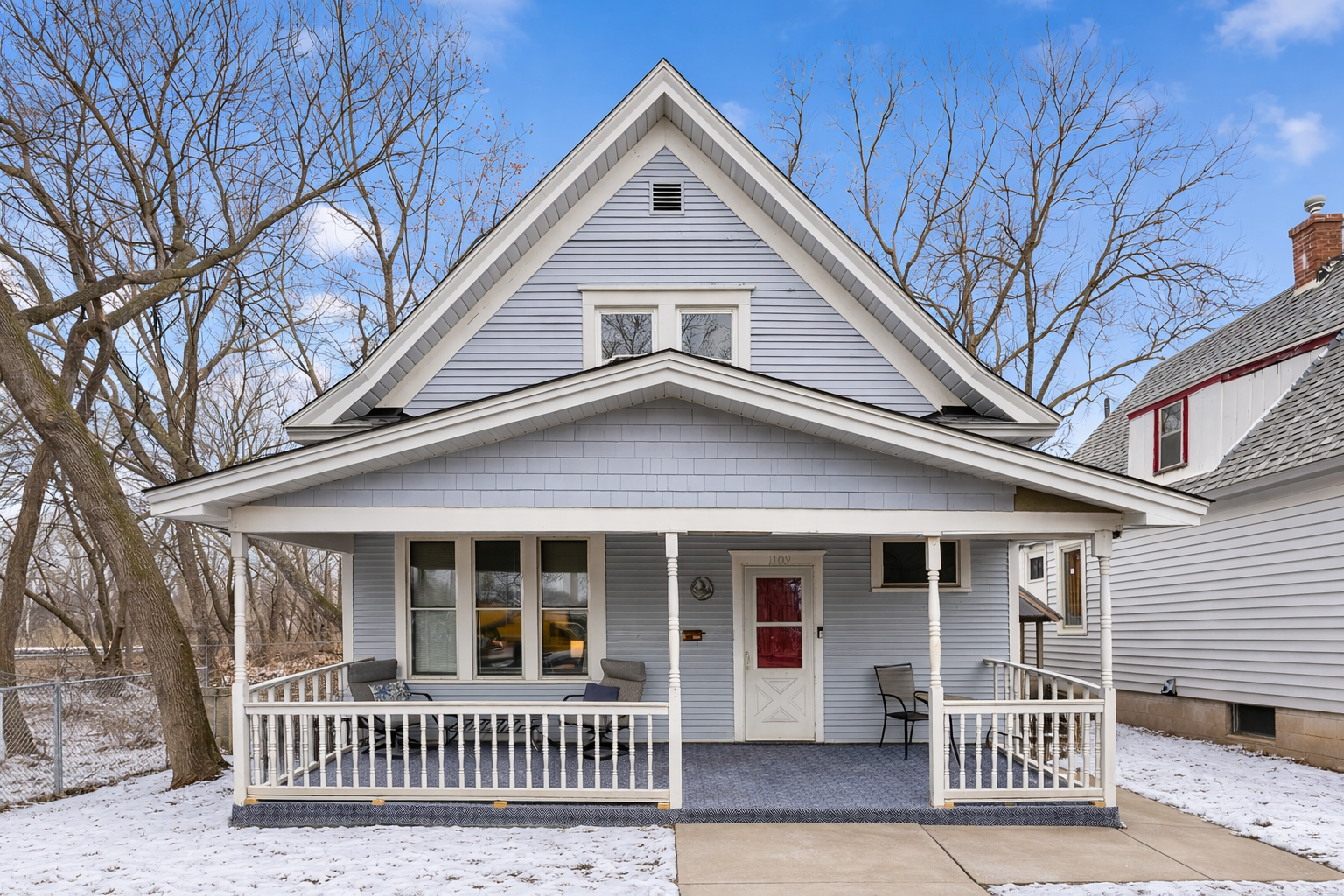 Welcome to Hawthorn House, tucked into the beautiful Como Park neighborhood and right across from Como Lake.