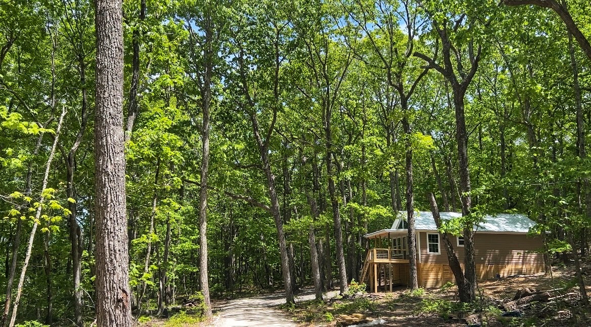 Cozy Retreat With Fire Pit And Hammock - Charming Woodland Escape - Alabama