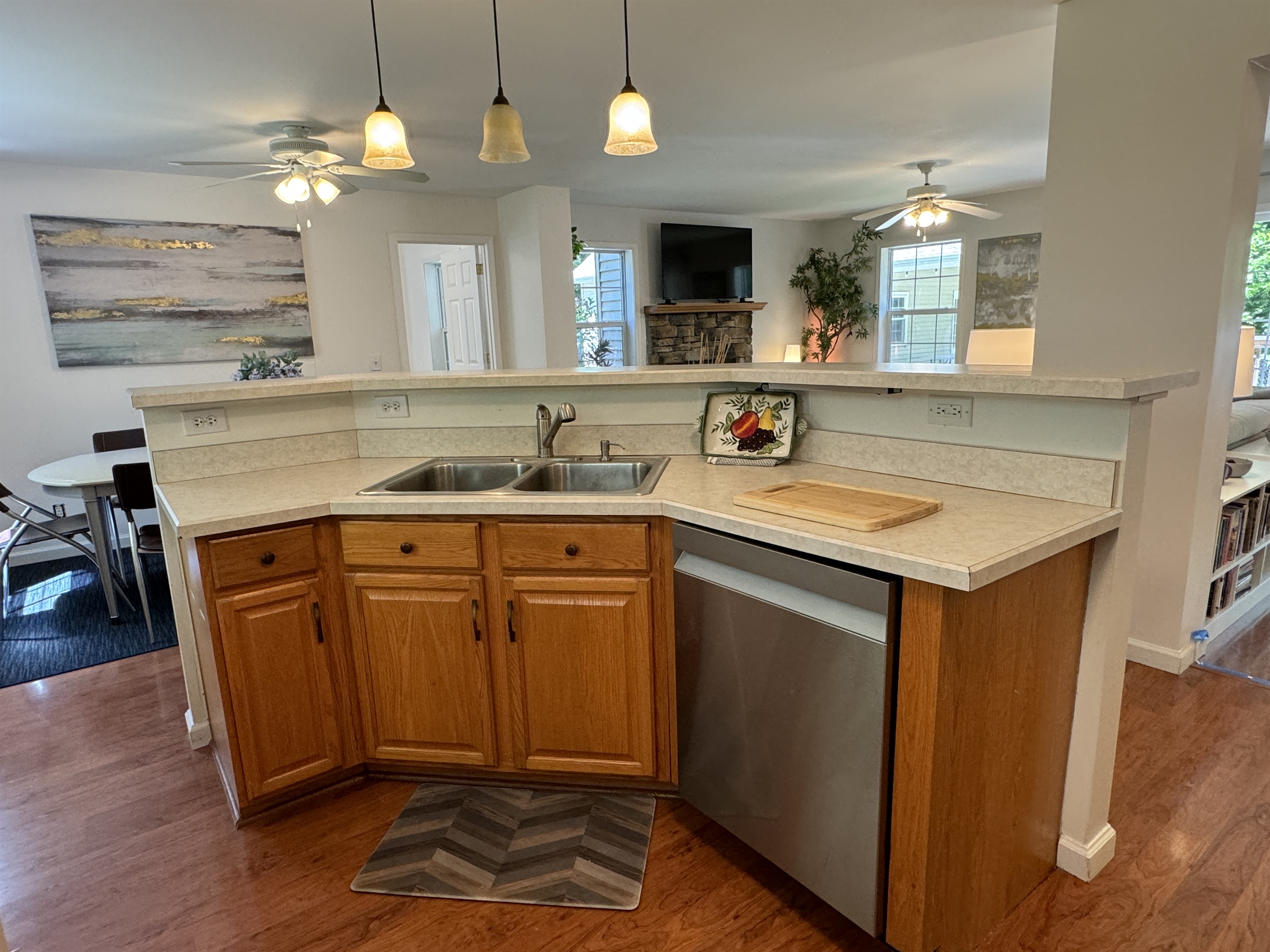 Kitchen with dishwasher