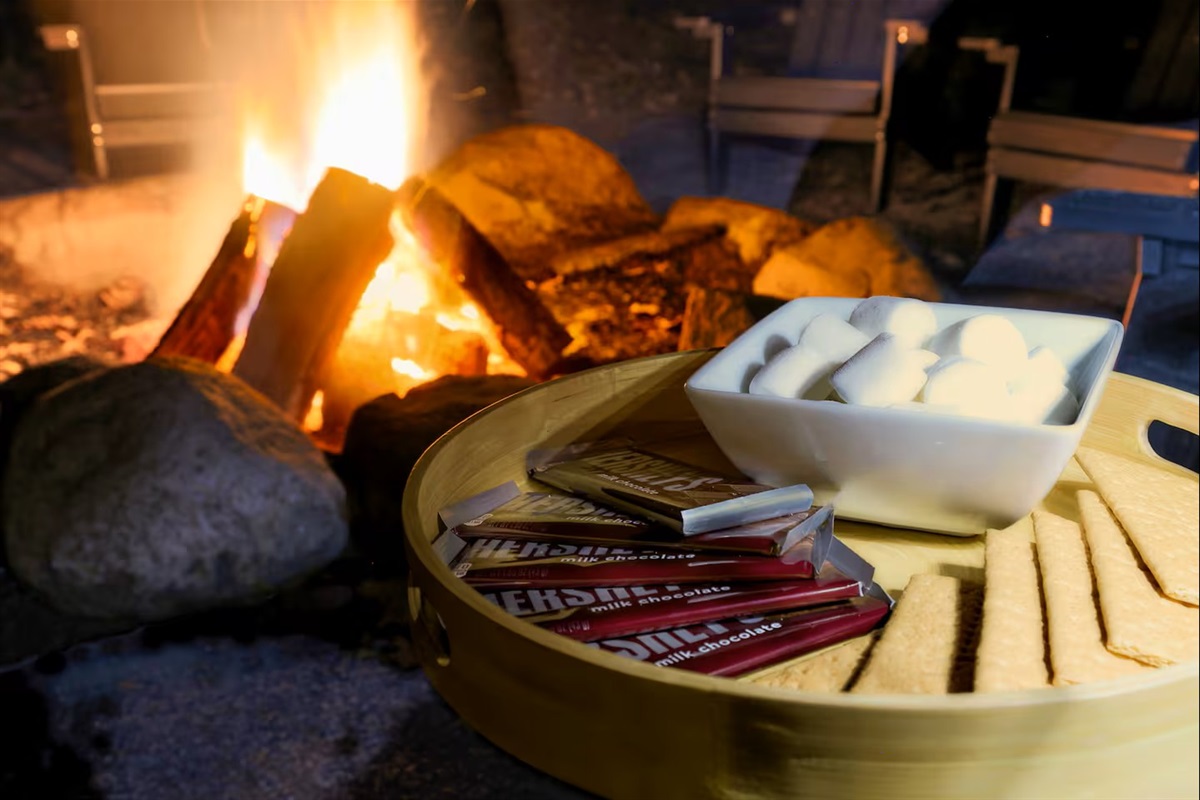 S'mores by the fire
