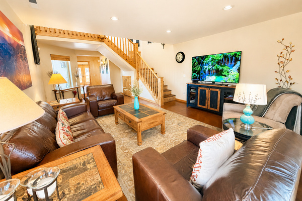 Living Room with 65" Smart Tv
