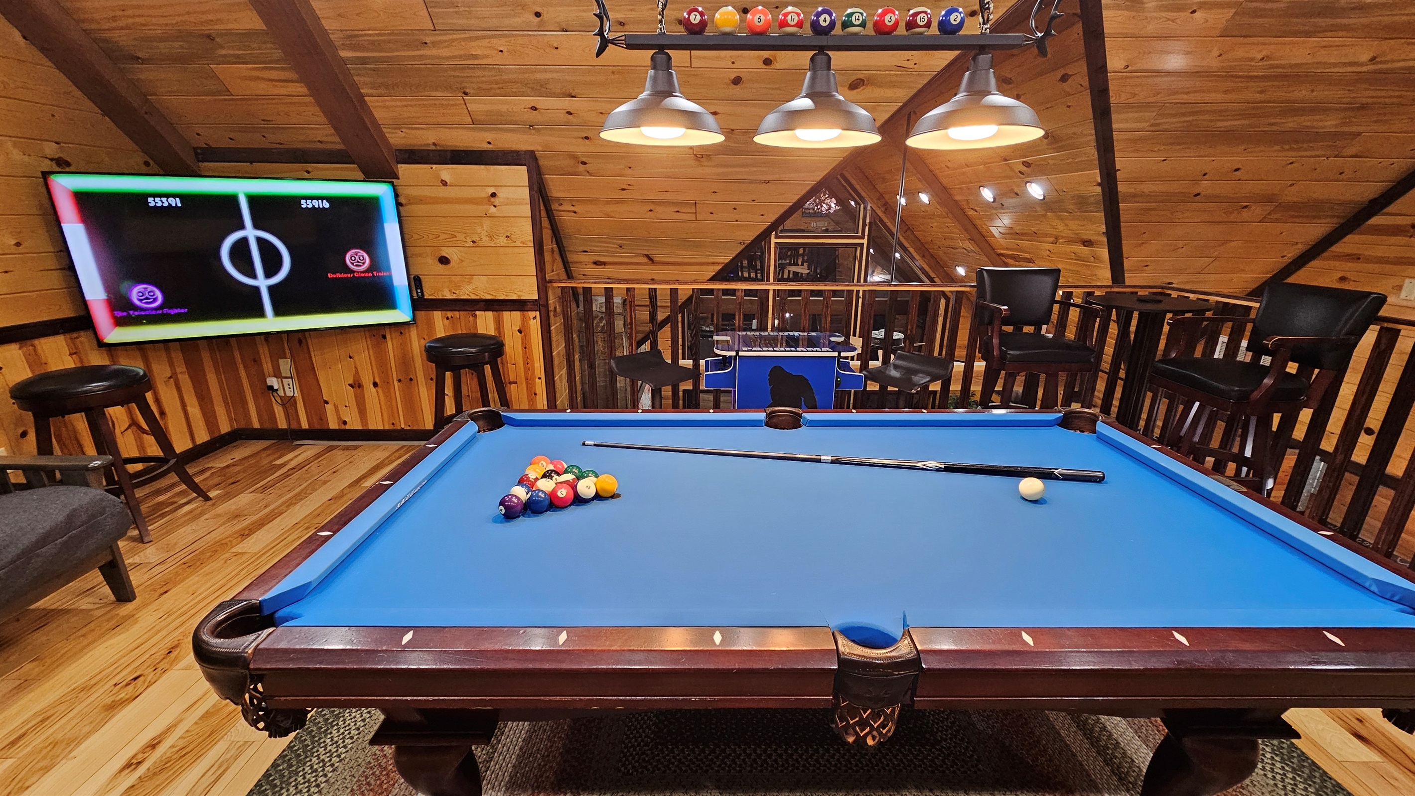 Rack'em up and let the games begin!  Whether serious about your pool skills or making up your own rules, the billiards table in Panorama Cabin's roomy loft is a guaranteed good time.