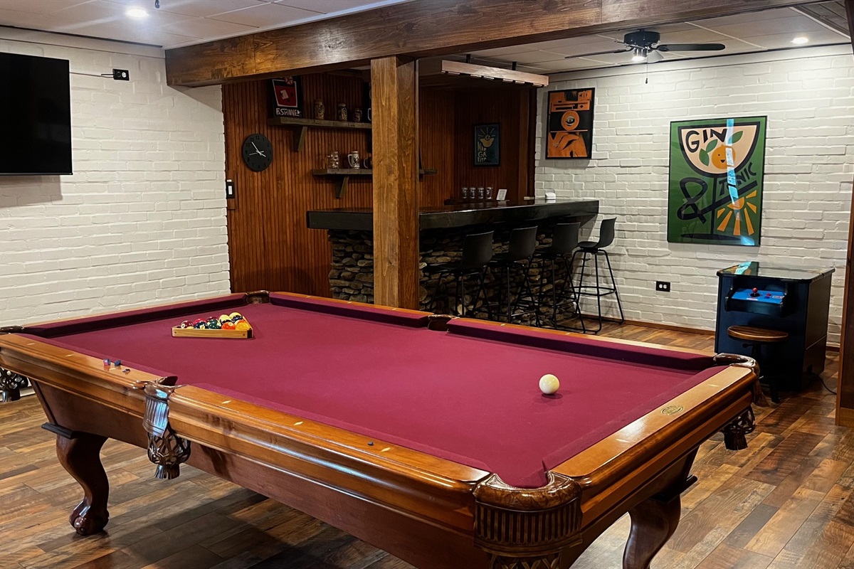 Game room/bar downstairs
