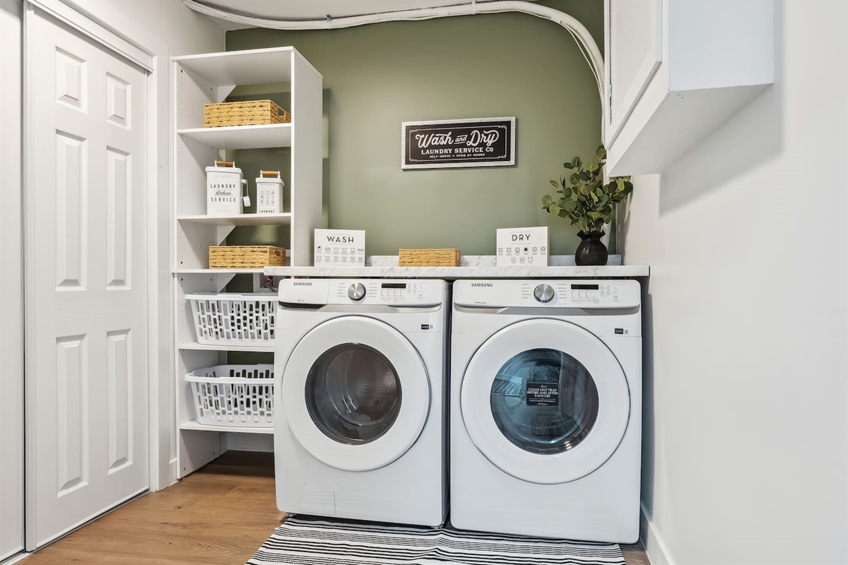 Don't you just love this laundry room??  Full-sized washer and dryer, clothes baskets, and a complimentary starter supply of detergent and fabric softener are provided.