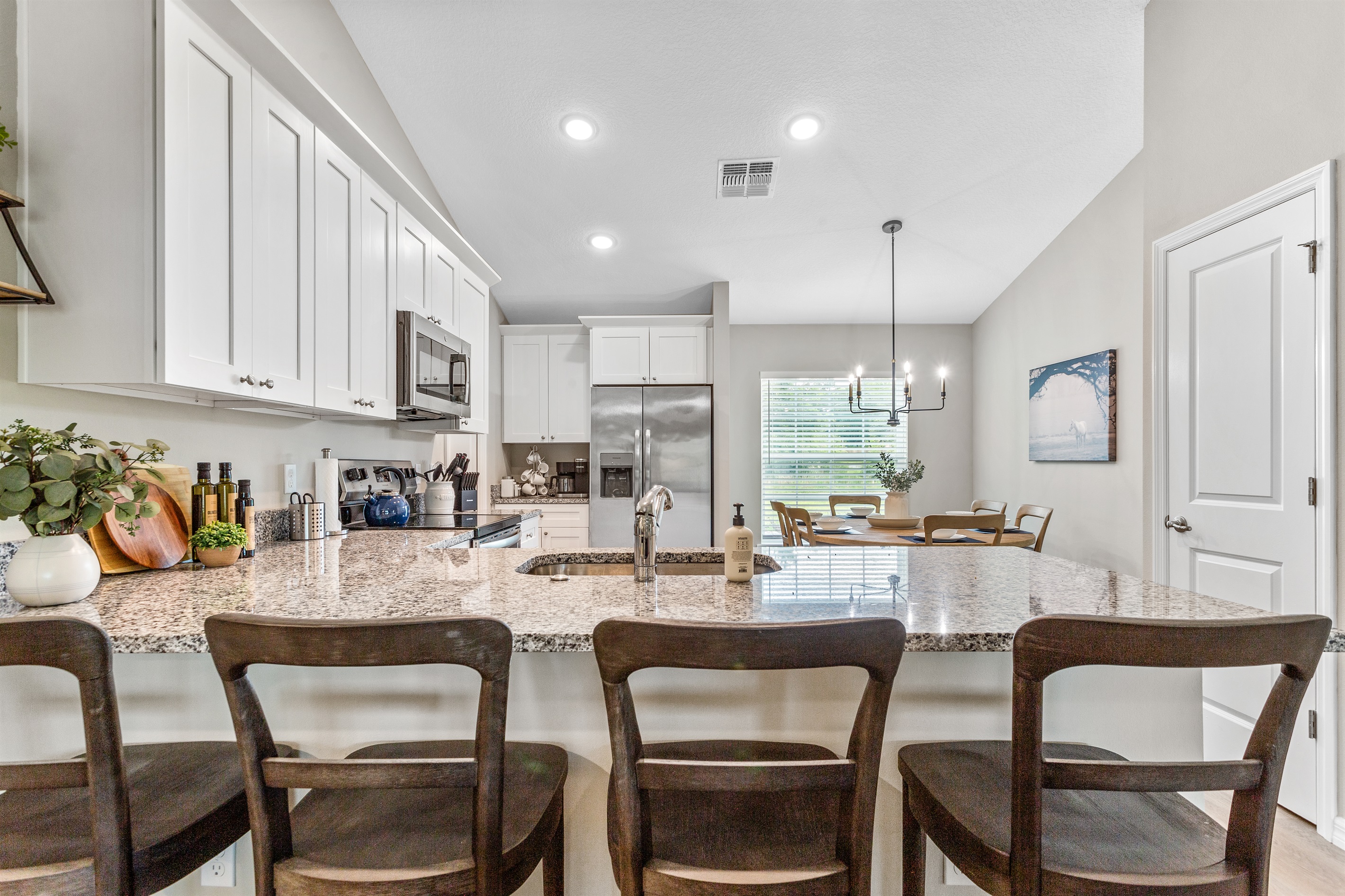 Kitchen Bar Top Dining Area
