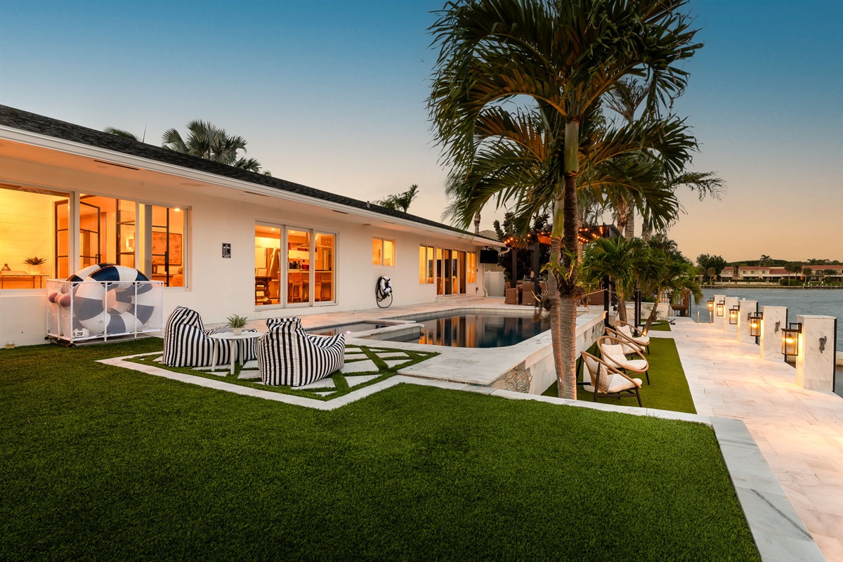 Unforgettable sunsets that paint the sky and take your breath away.