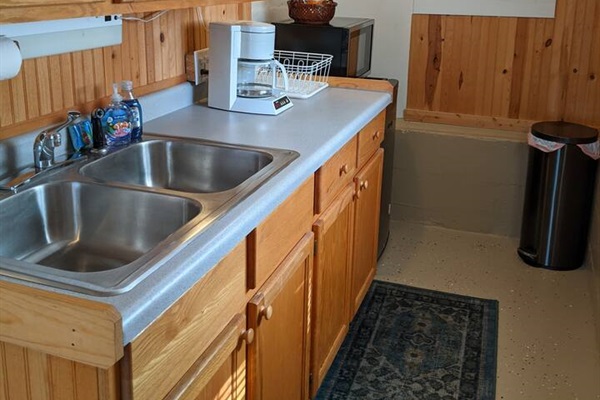 kitchenette within bedroom 3