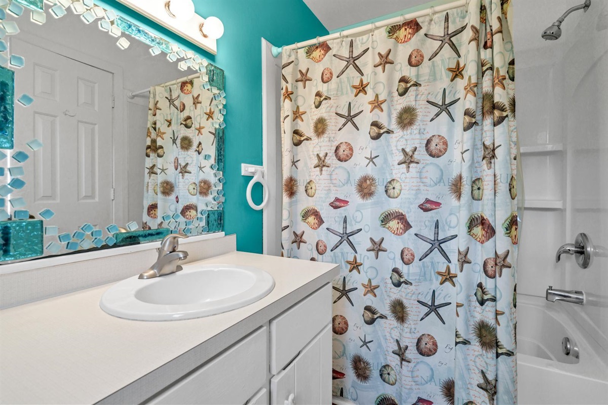 Main En-Suite Bath 1