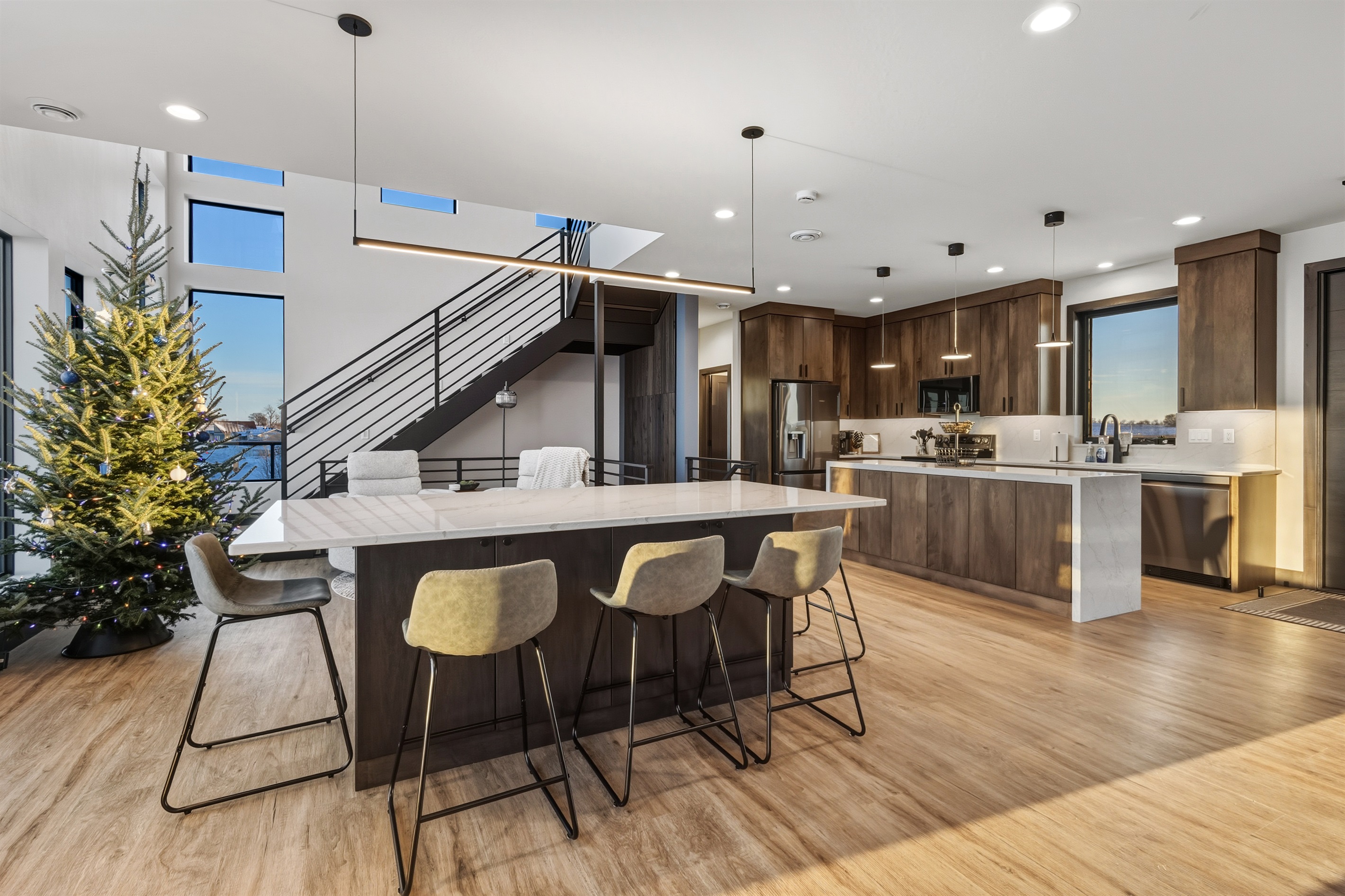 Kitchen Sitting Island