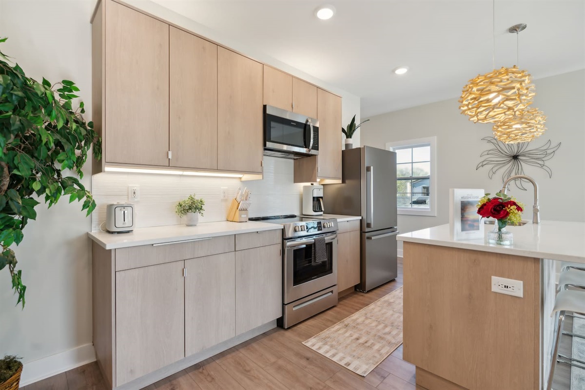 Fully stocked kitchen with all the amenities!
