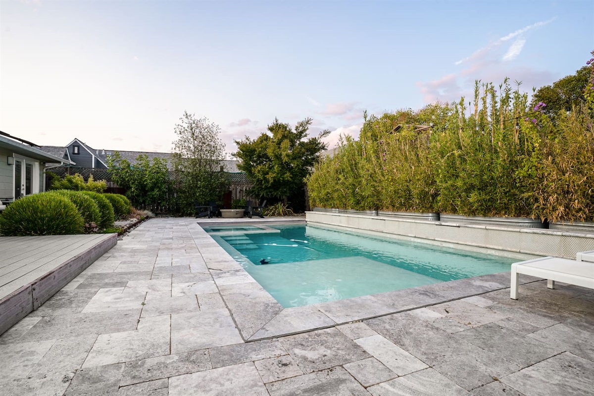 Pool and hot tub are not heated 