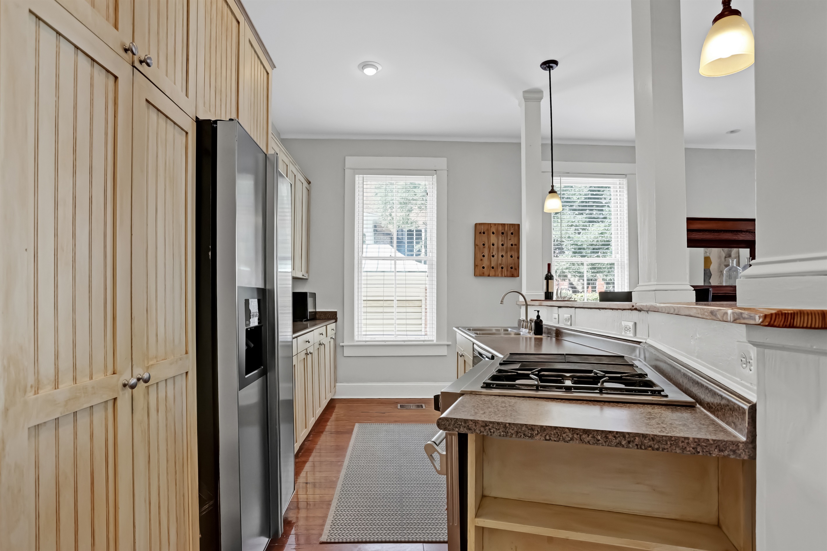 Functional layout designed for everyday cooking.