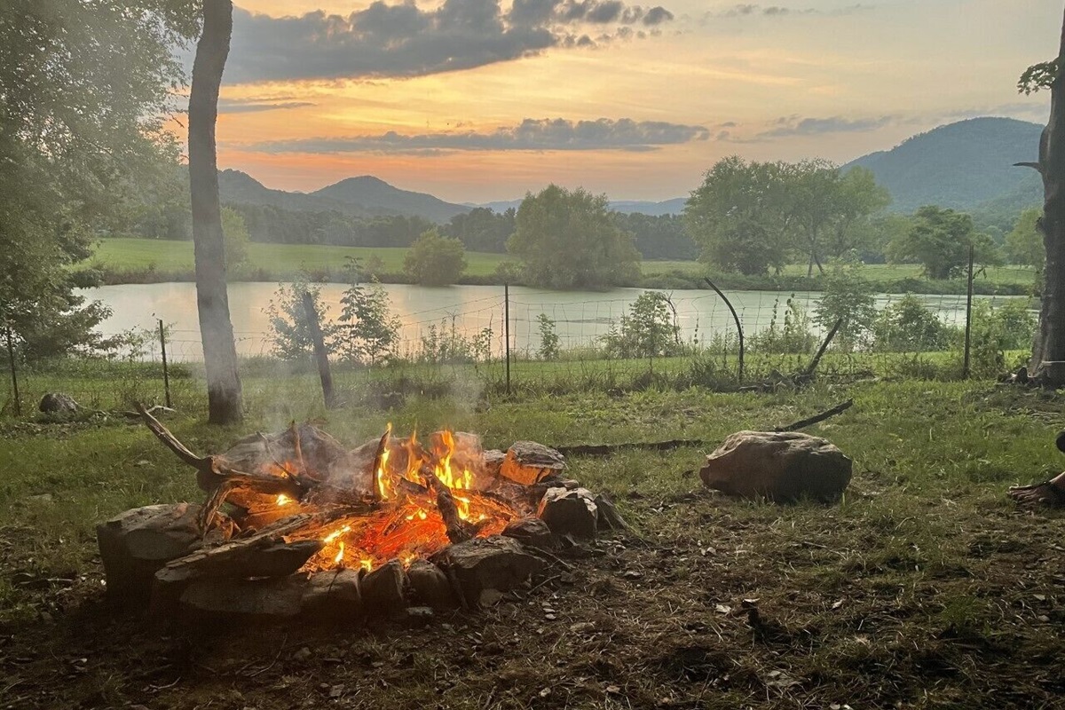 The firepit and mountain scene is well worth the trip! This is SURPRISE Valley!