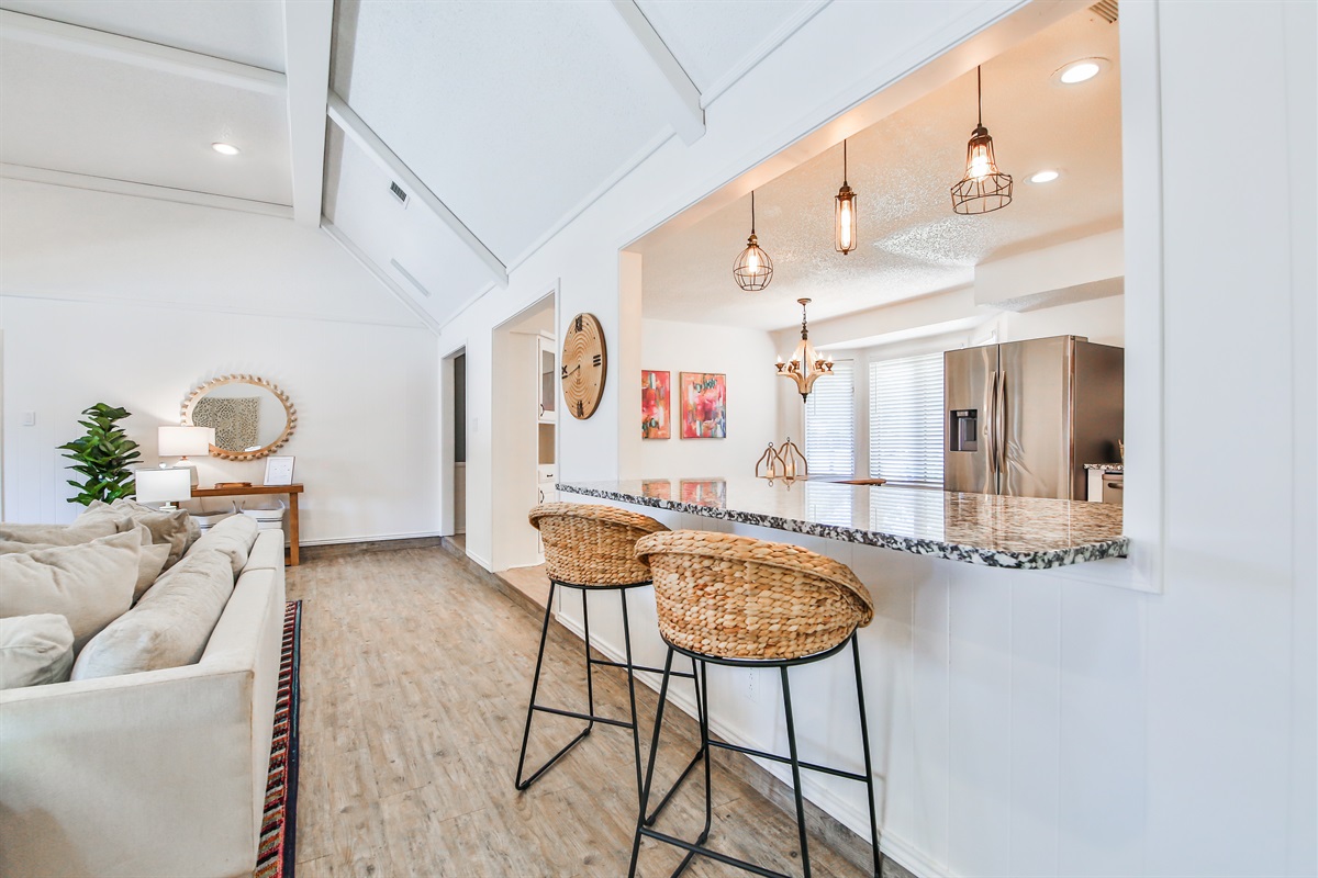 Kitchen bar area 