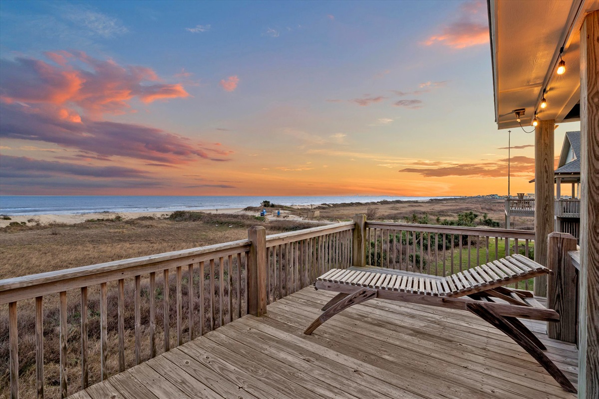 0049e05a495f4ed594dd49e77dd46458 Large | Beachhouse | Texas | TX | Vacation Homes | Galveston | Crystal Beach | Kokomo | Breezy Days | Beachfront Elegance | Sunrise Serenity | Southern Sands Property Management, LLC