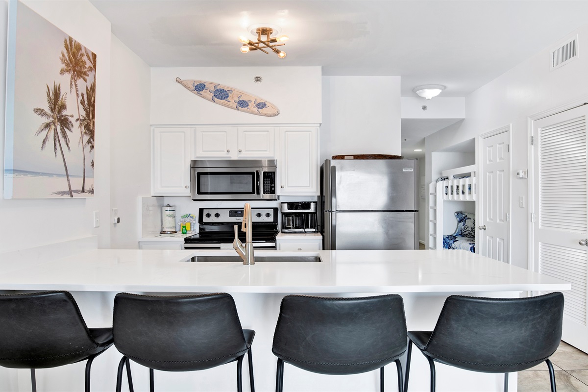 Breakfast Bar With Seating For 4