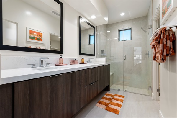 Second Primary Ensuite Bathroom