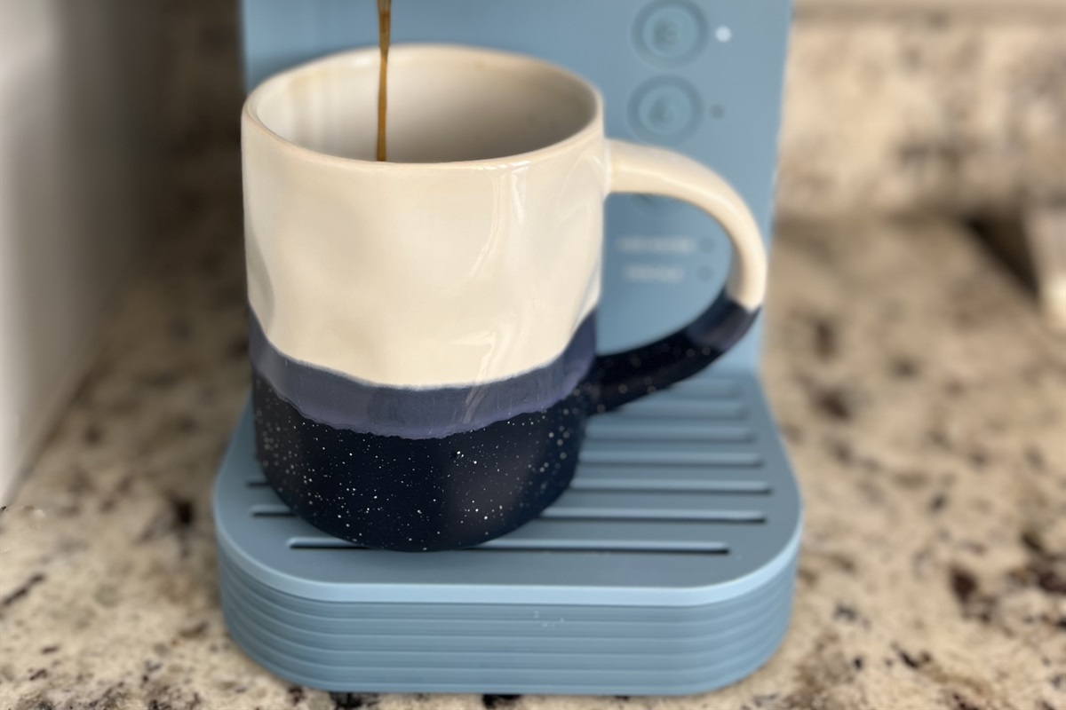 Savor a delightful cup of coffee! Keurig coffee pods are provided for your convenience.