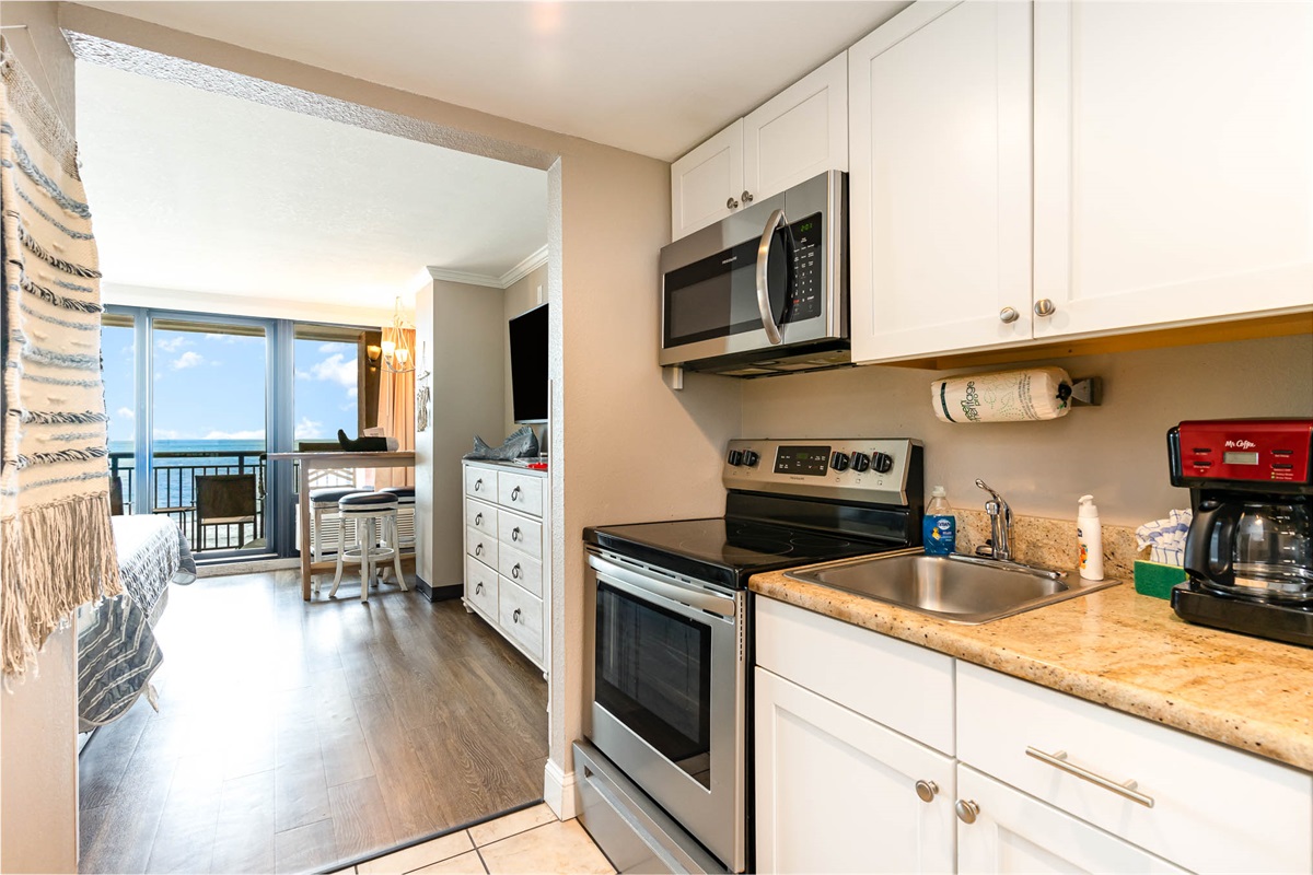 Full kitchen perfect for whipping up your favorite meal!