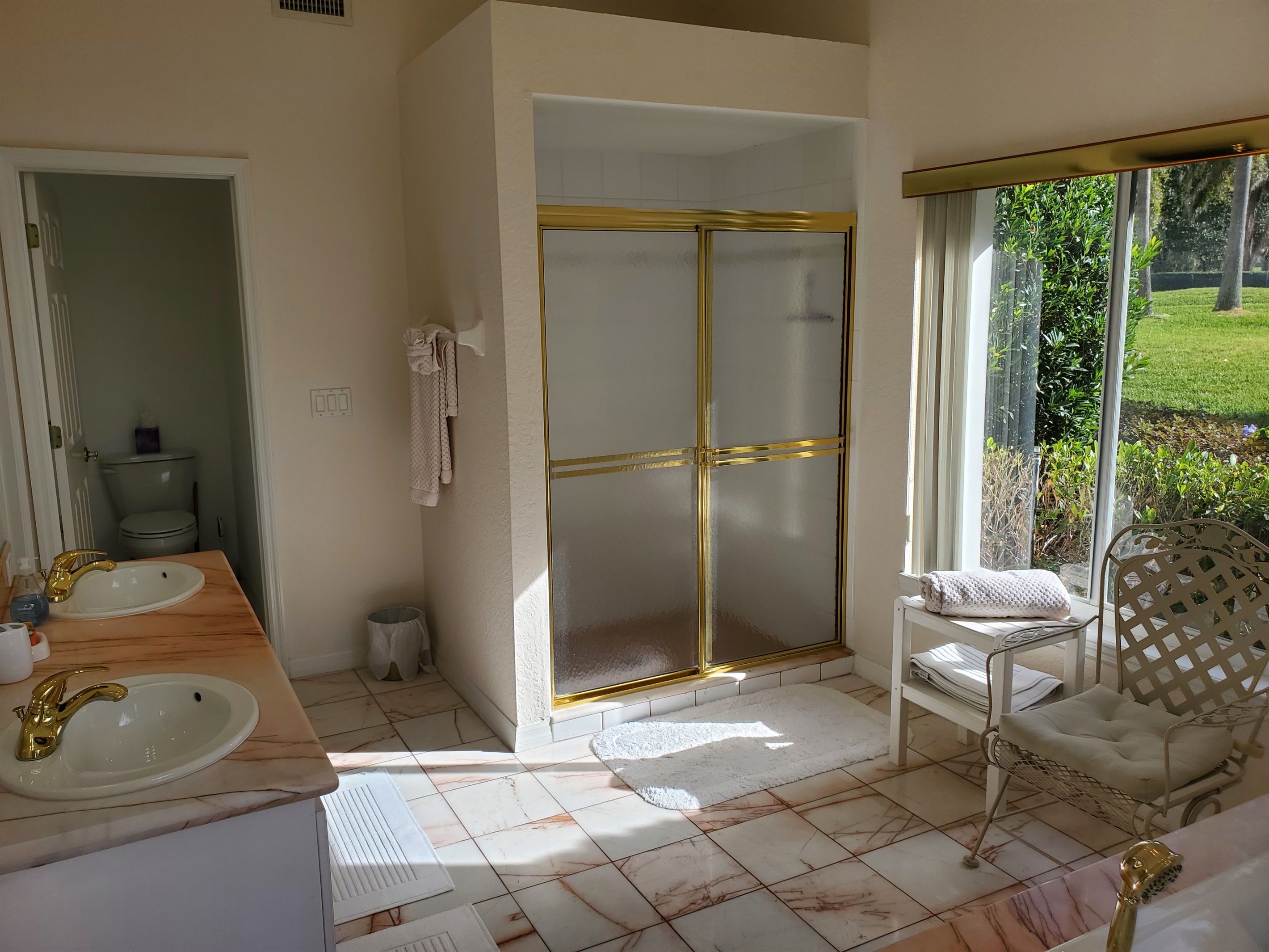 Master Queen bath