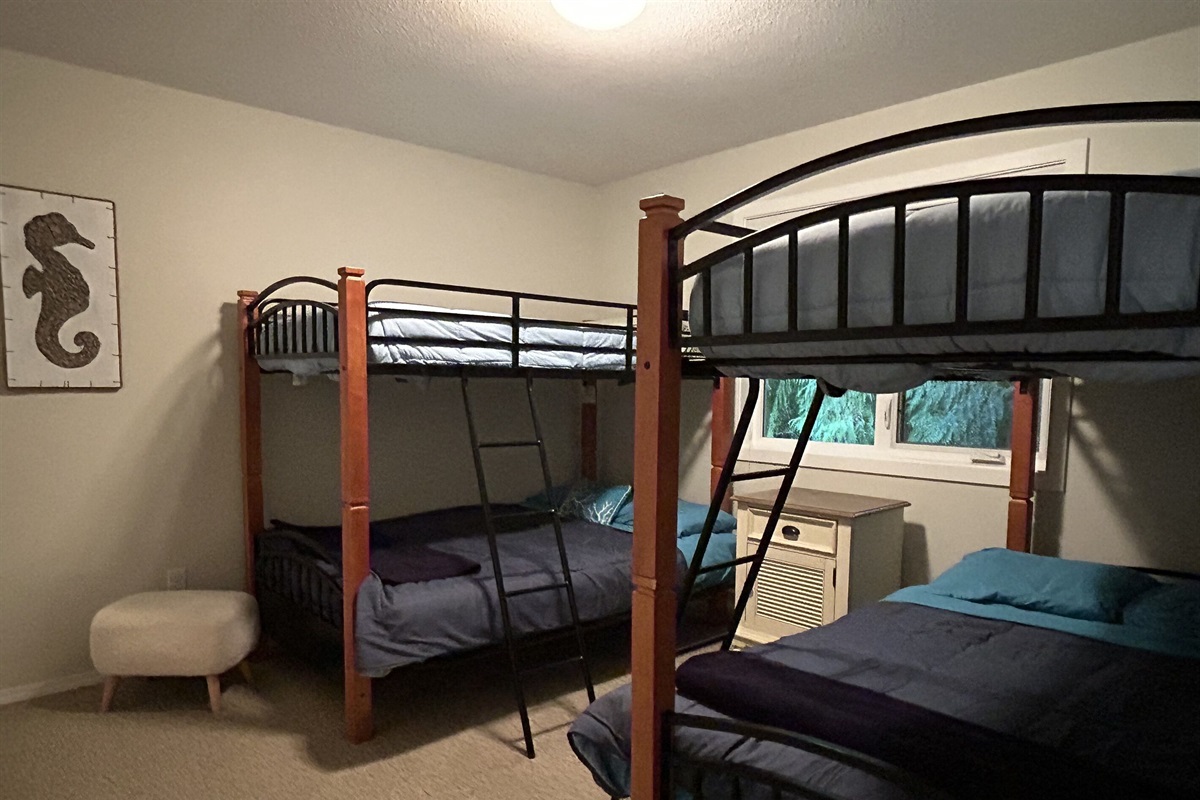 Double beds bottom level & singles up