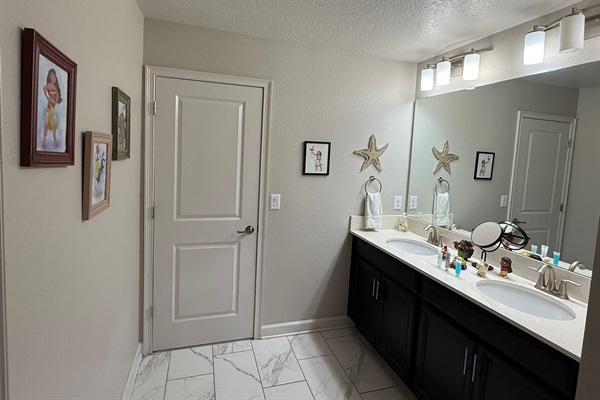 Large bathroom so you're not fighting for space while you get ready for the day or wind down for a relaxing rest.