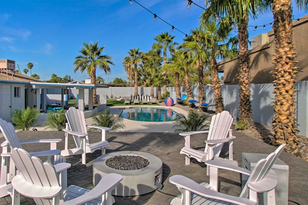 Private Backyard | Lighting | Gas Fire Pit