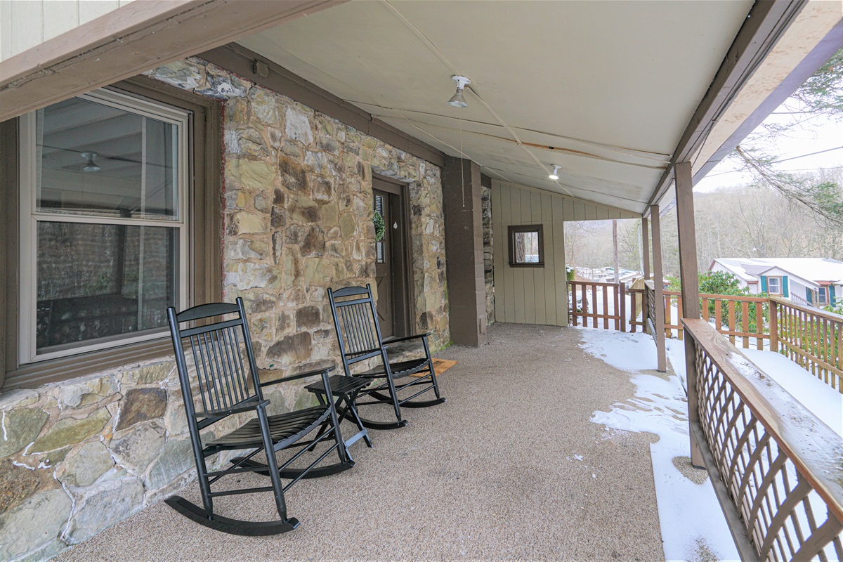 Rocking chairs to enjoy the fresh air