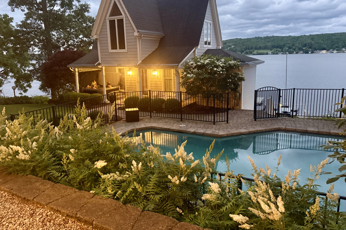 Heated Pool with Views!