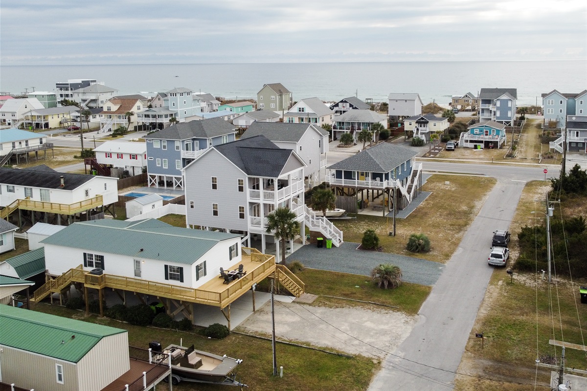 Just 0.1 Miles to the Beach!