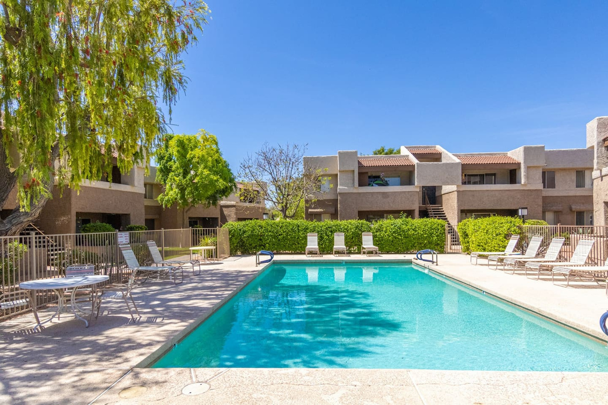 Paradise Pkwy Getaway in Phoenix + Pool — Paradise Pkwy Getaway in Phoenix + Pool, Phoenix, Arizona — photo 25