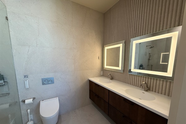 Bedroom 2 en-suite bath vanities