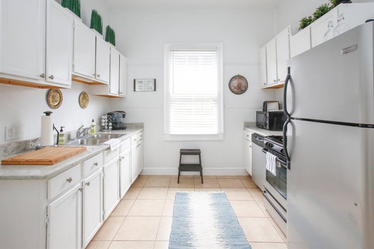 Fully stocked kitchen. Keurig coffee maker.