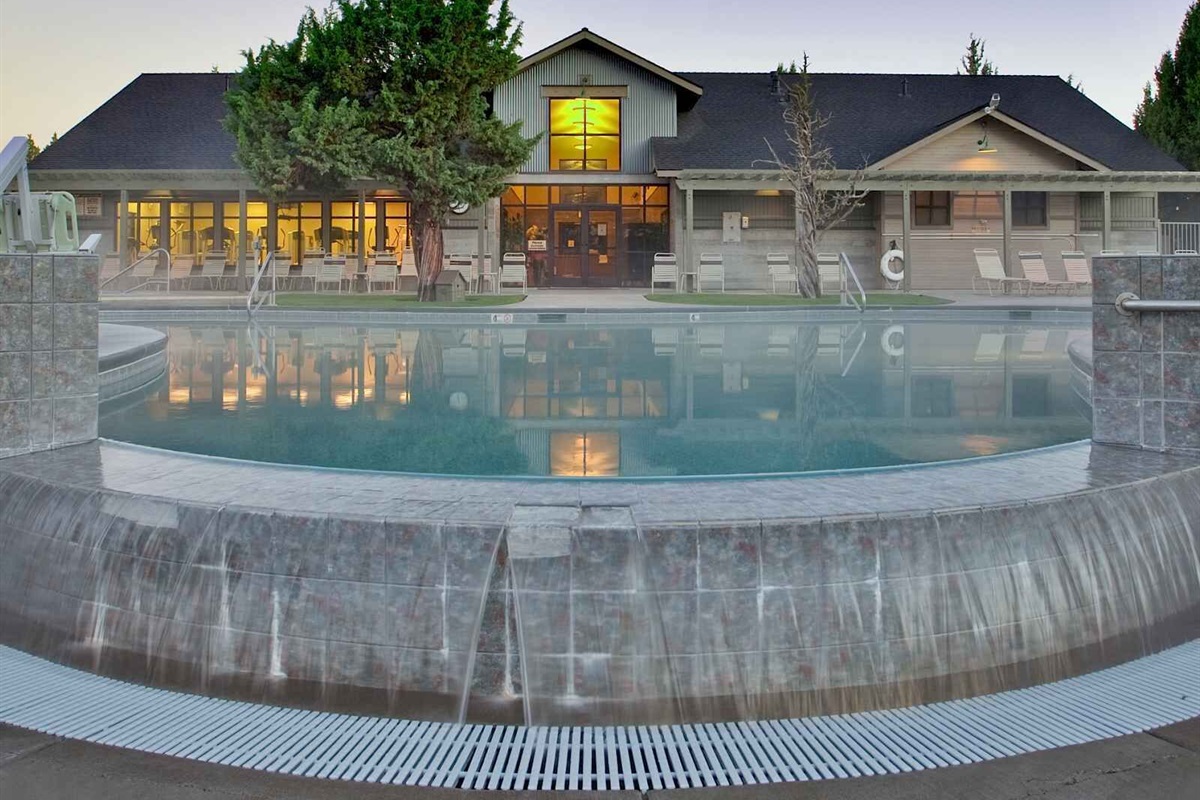 The Ridge Sports Center with pool, kiddie splash park, hot tub & exercise center