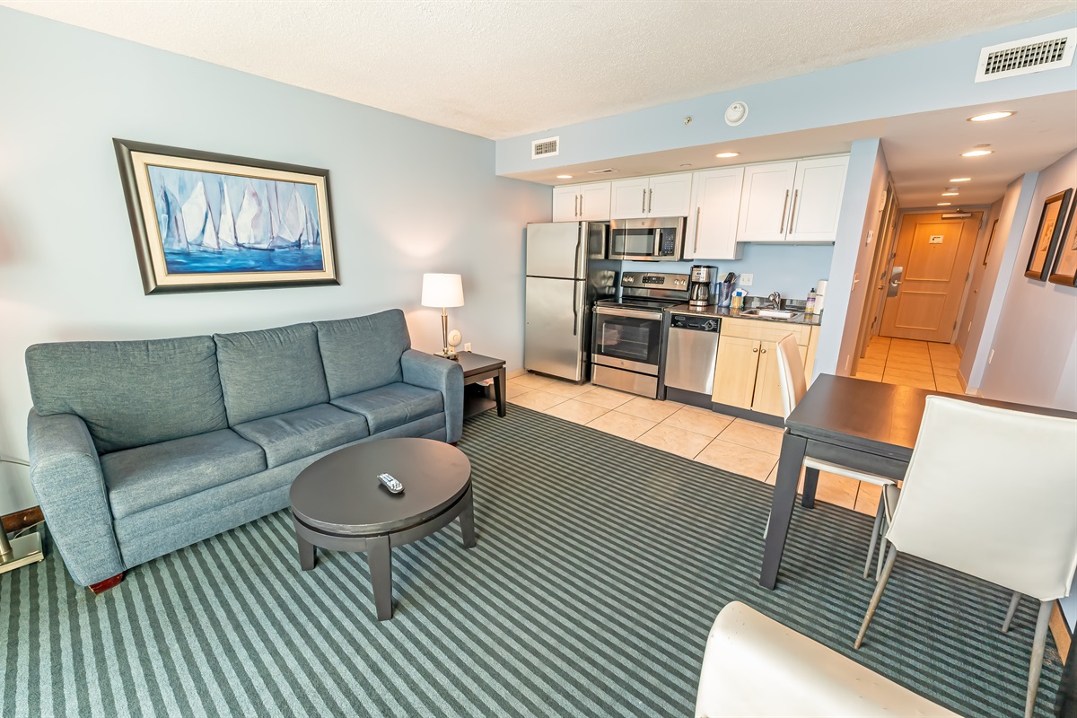 Living Room with Stunning Views🌊☀️