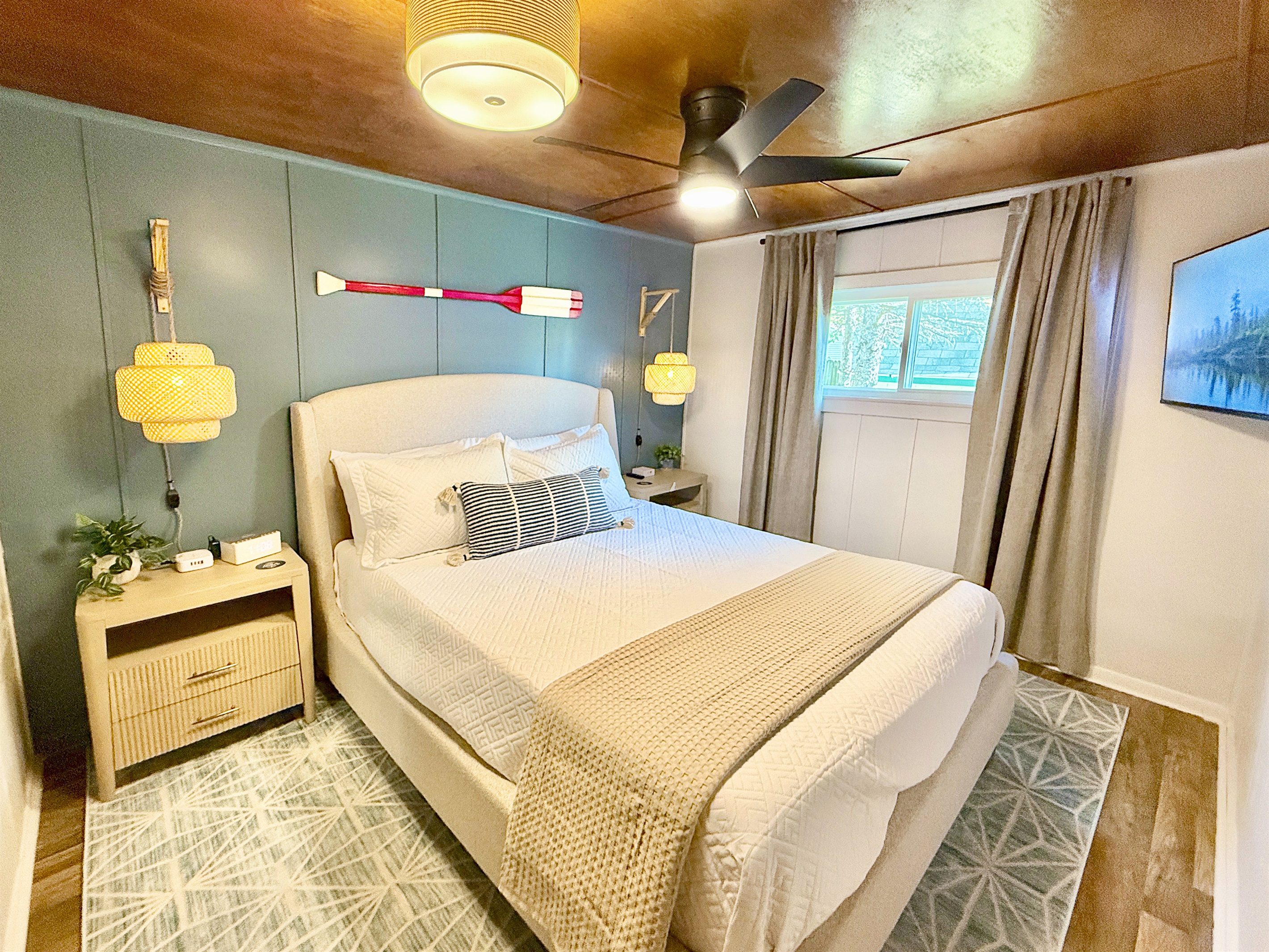 Tide Bedroom 1 (Queen)