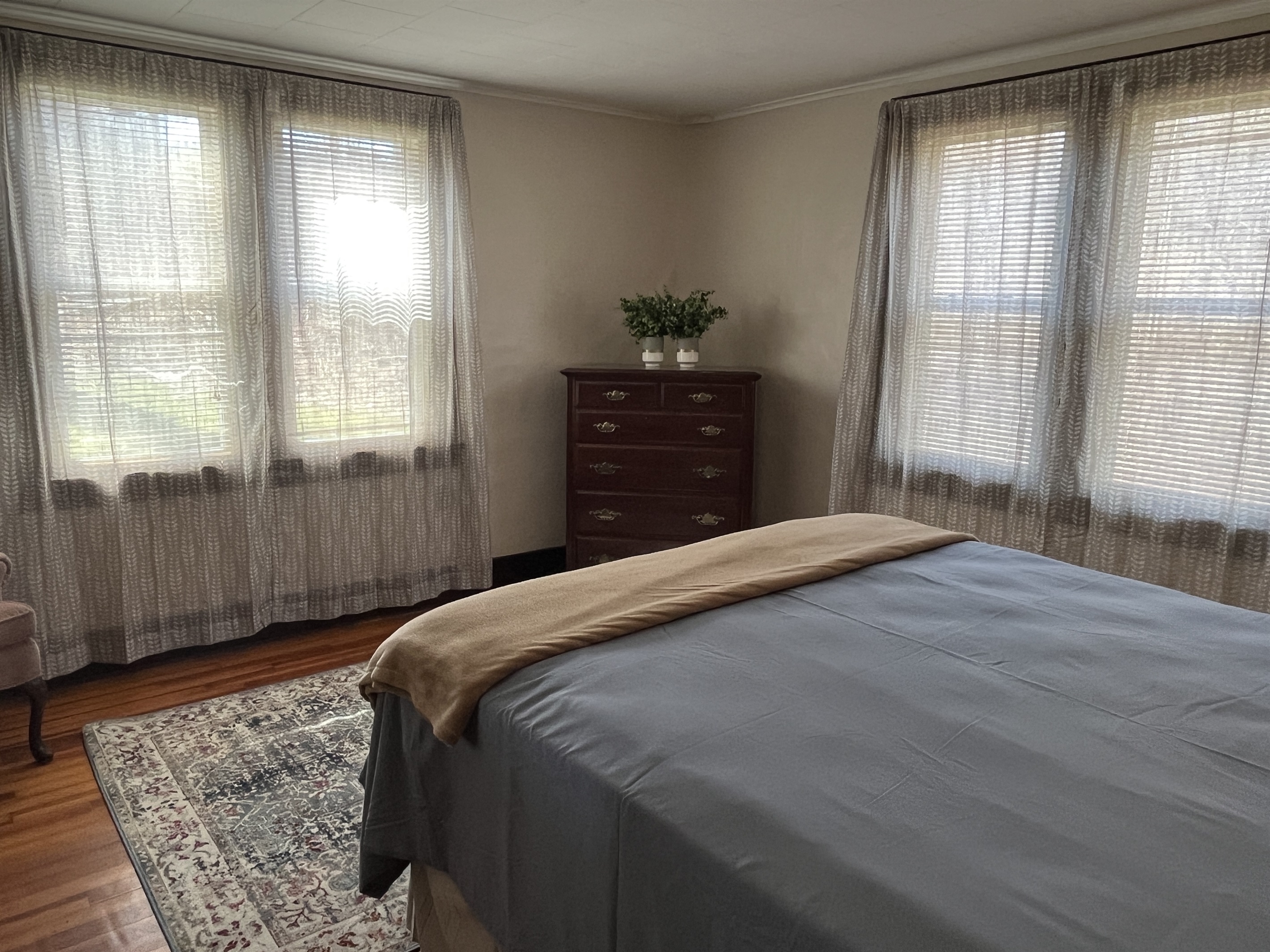 Queen bedroom #1