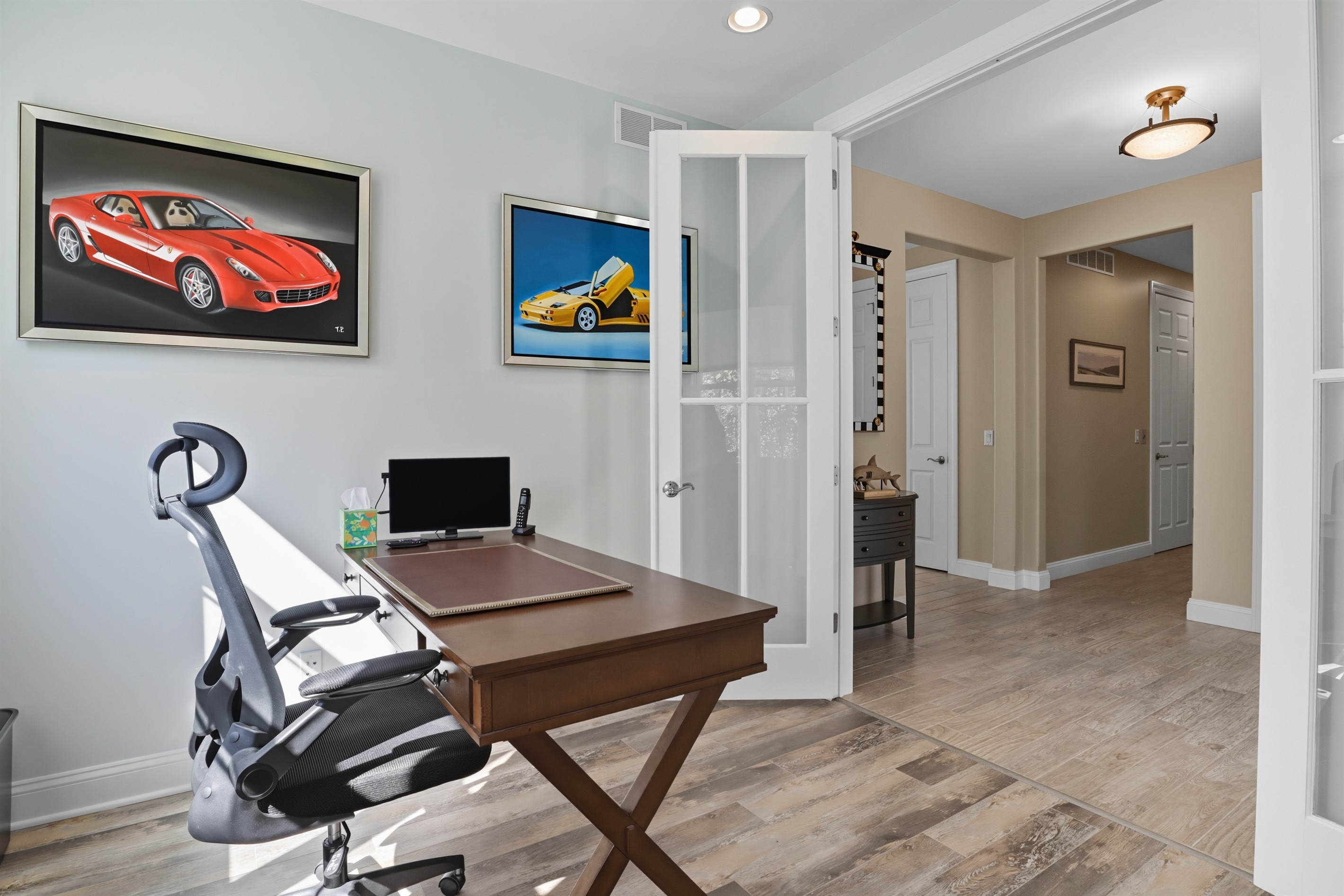 Modern workstation with stylish accents on the main floor.