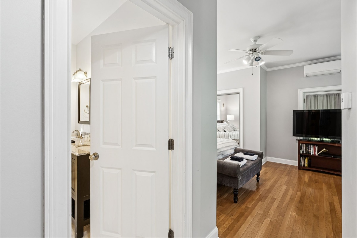 Bedroom #1 (King and Twin bed)