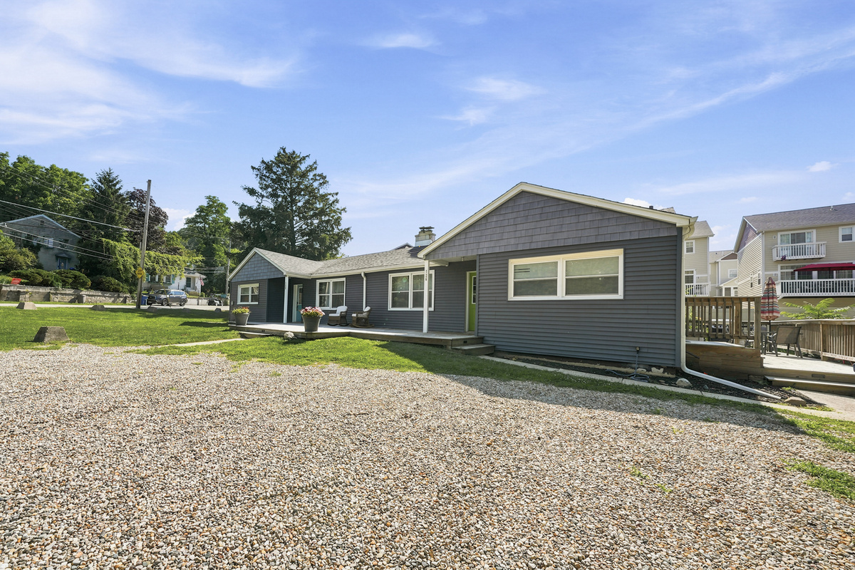 Prairie Retreat at Stop 1