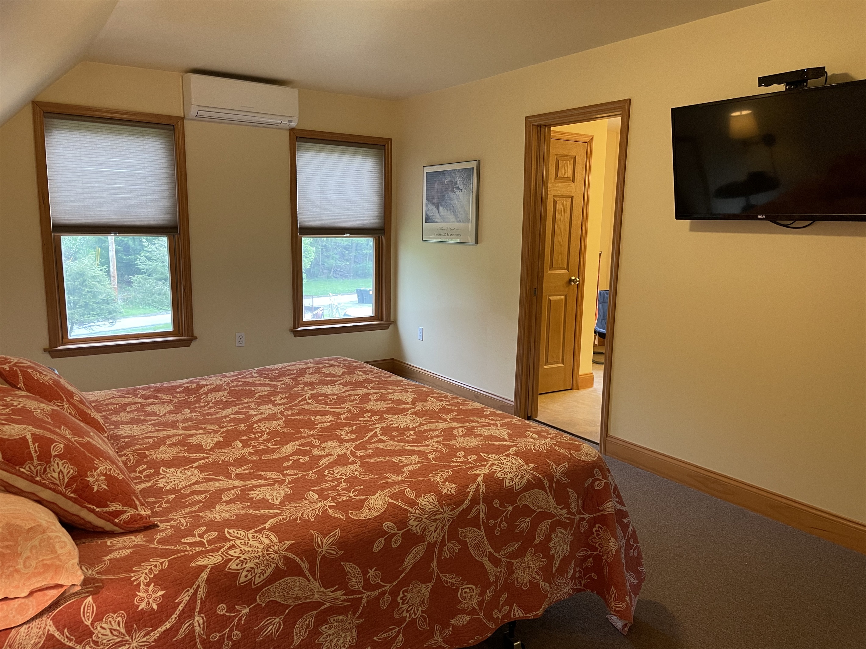 2nd floor King w/ ensuite