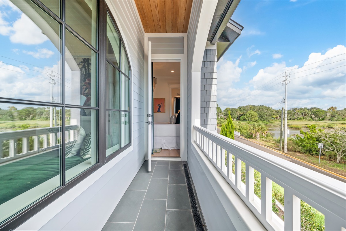 Private balcony, marsh and river view