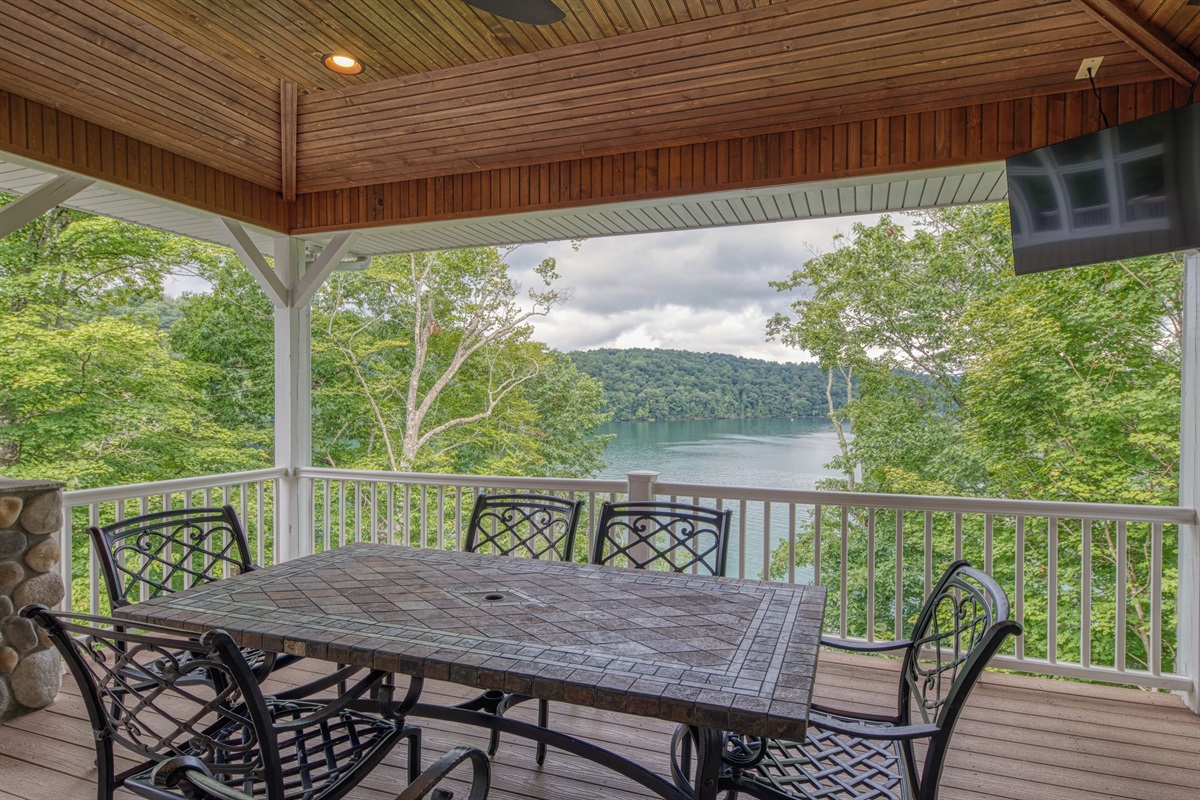 Outdoor Dining With TV